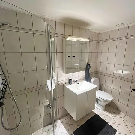 Parken - Downtown With 2br, Balcony, Private Parking And Elevator * Alesund