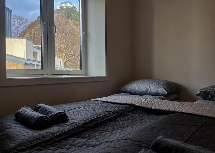 Parken - Downtown With 2br, Balcony, Private Parking And Elevator * Ålesund