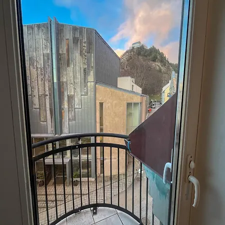 公寓 Parken - Downtown With 2br, Balcony, Private Parking And Elevator *